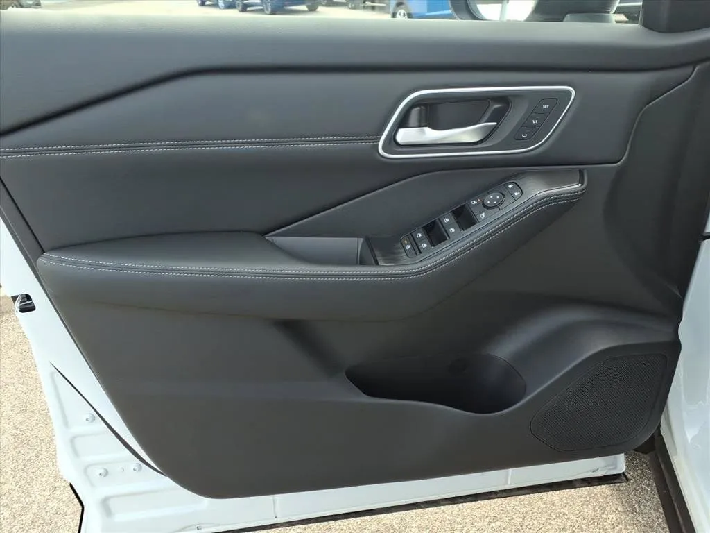 2026 Nissan Rogue Platinum - Photo 11