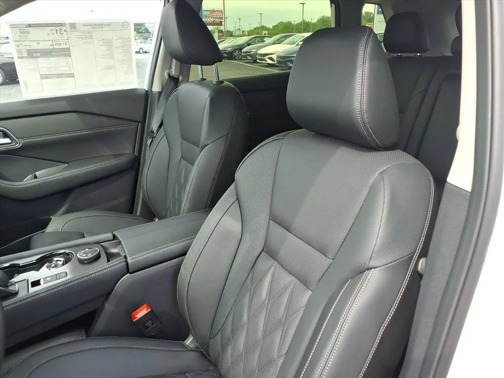 2026 Nissan Rogue Platinum - Photo 13