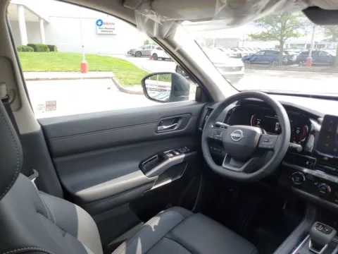 More photos of 2026 Nissan Pathfinder SL at Metro Nissan of Indianapolis, IN