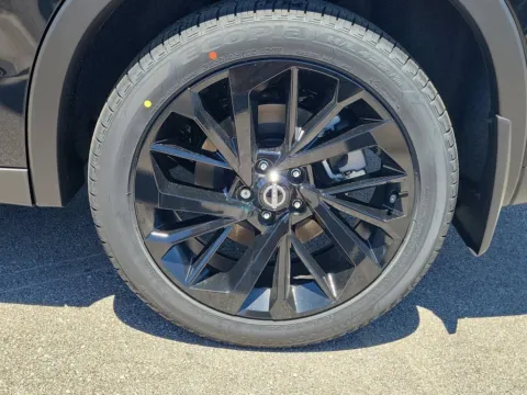 More photos of 2026 Nissan Rogue Plug-In Hybrid SL at Metro Nissan of Indianapolis, IN