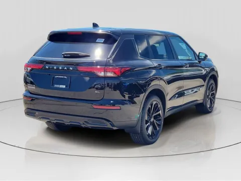 More photos of 2026 Nissan Rogue Plug-In Hybrid SL at Metro Nissan of Indianapolis, IN