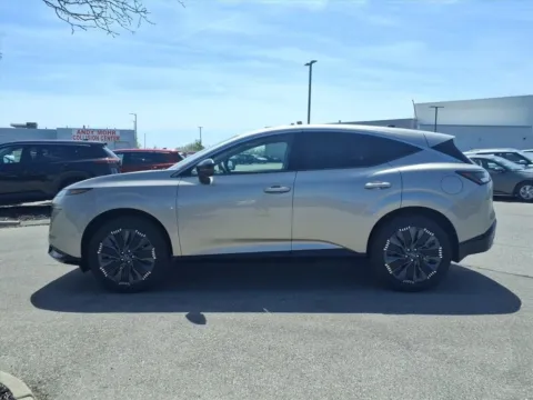 More photos of 2026 Nissan Murano Platinum at Metro Nissan of Indianapolis, IN