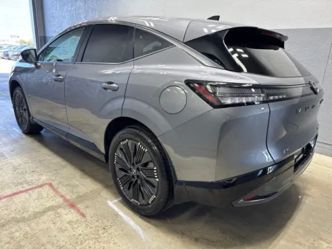 More photos of 2026 Nissan Murano Platinum at Metro Nissan of Indianapolis, IN