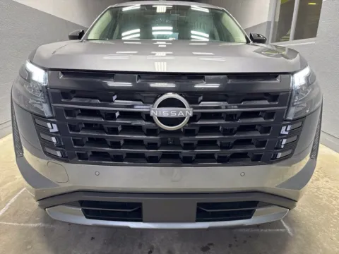 More photos of 2026 Nissan Pathfinder Platinum at Metro Nissan of Indianapolis, IN