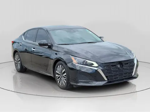 Photos of 2023 Nissan Altima 2.5 SV for sale in Indianapolis, IN at Metro Nissan of Indianapolis