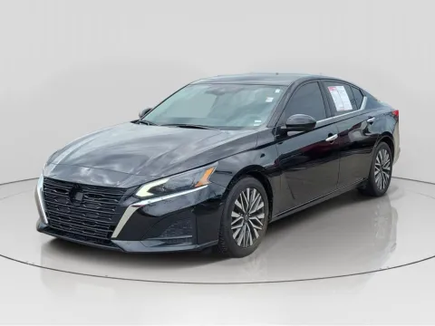 Black 2023 Nissan Altima 2.5 SV for sale in Indianapolis, IN