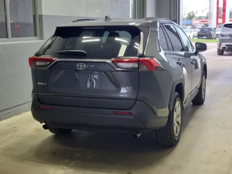 More photos of 2021 Toyota RAV4 LE at Metro Nissan of Indianapolis, IN