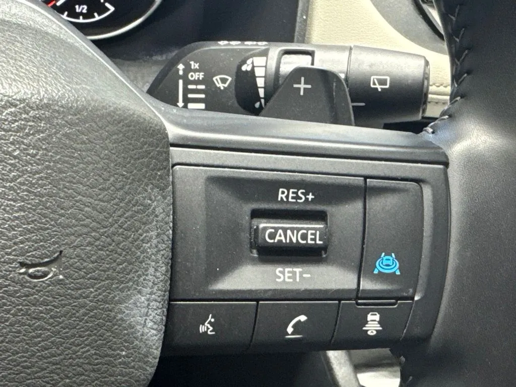 2025 Nissan Rogue SV - Photo 13