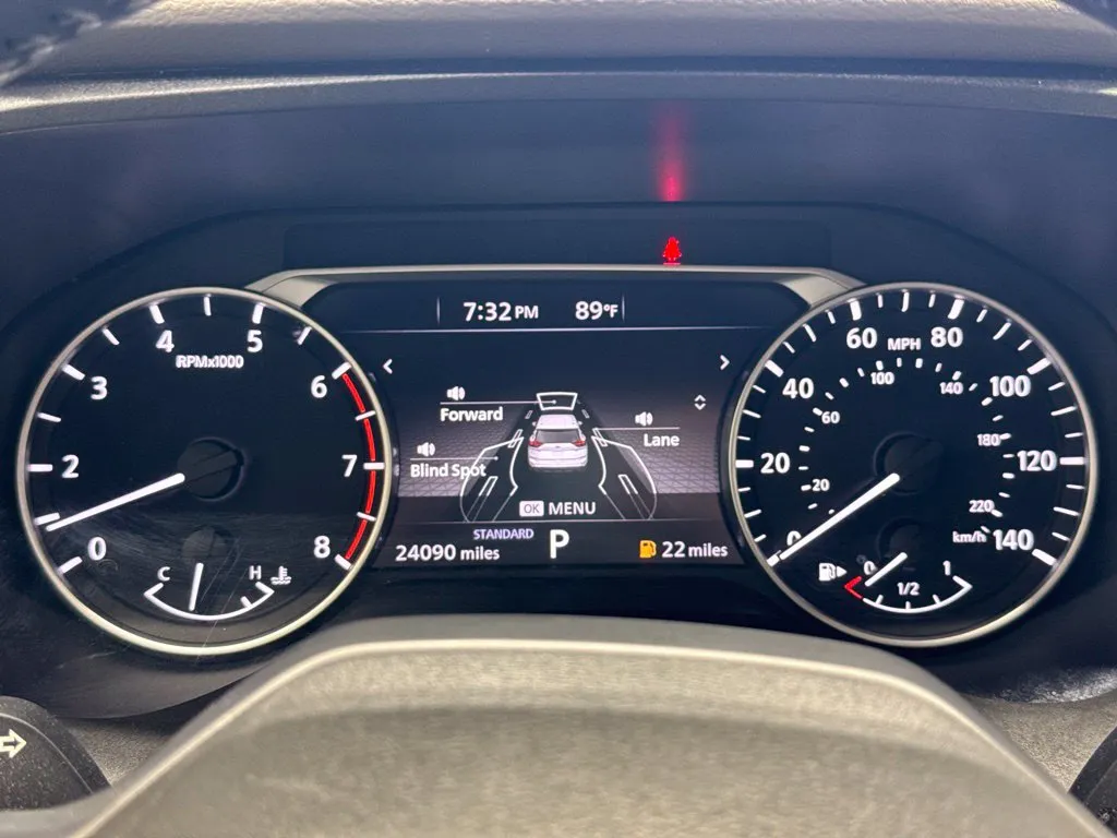 2025 Nissan Rogue SV - Photo 12