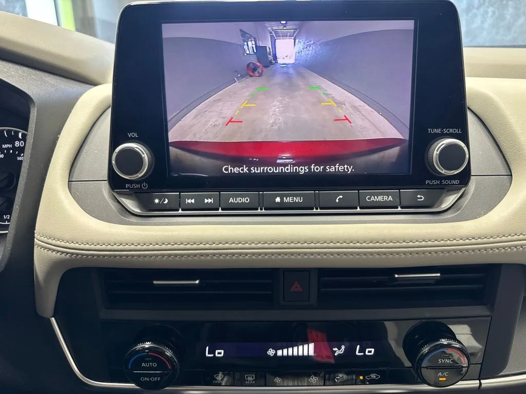 2025 Nissan Rogue SV - Photo 14