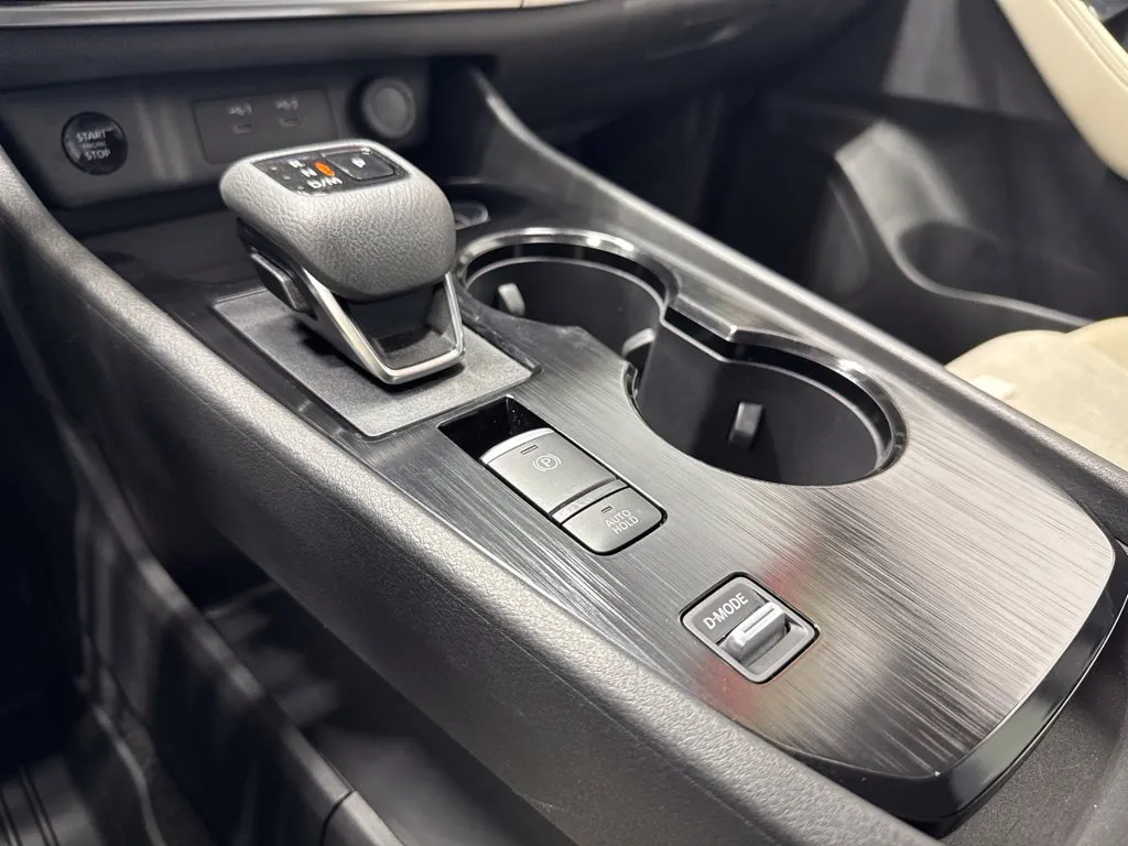 2025 Nissan Rogue SV - Photo 16