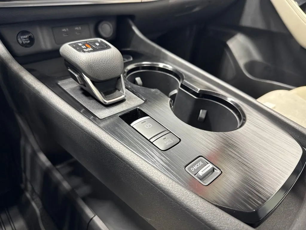 2025 Nissan Rogue SV - Photo 16