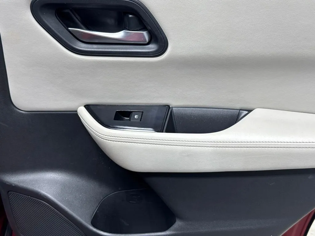 2025 Nissan Rogue SV - Photo 27