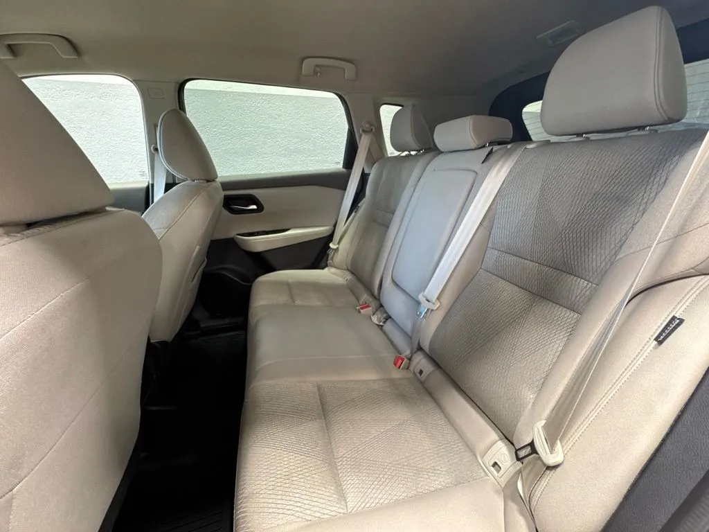 2025 Nissan Rogue SV - Photo 20