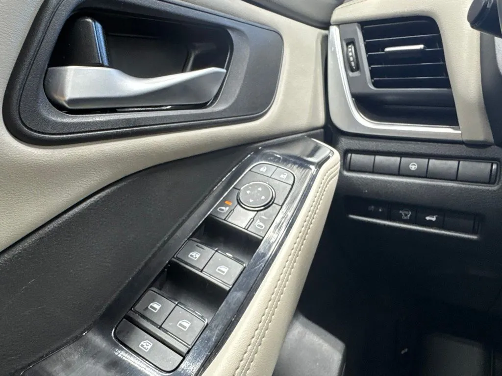 2025 Nissan Rogue SV - Photo 9