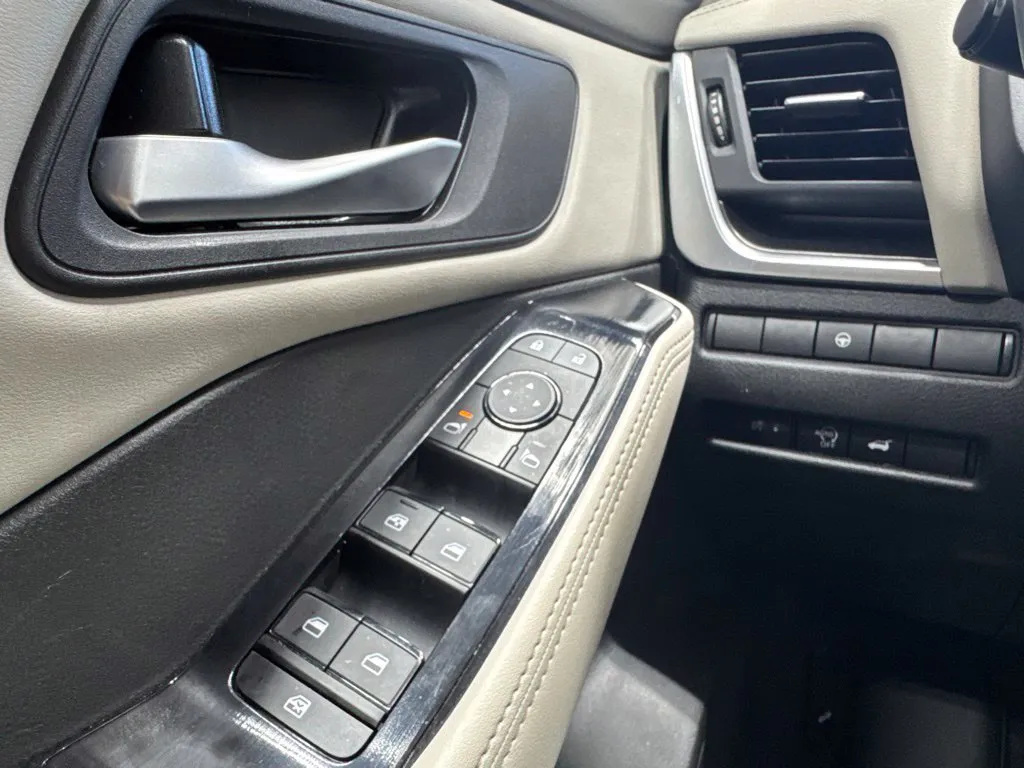 2025 Nissan Rogue SV - Photo 9