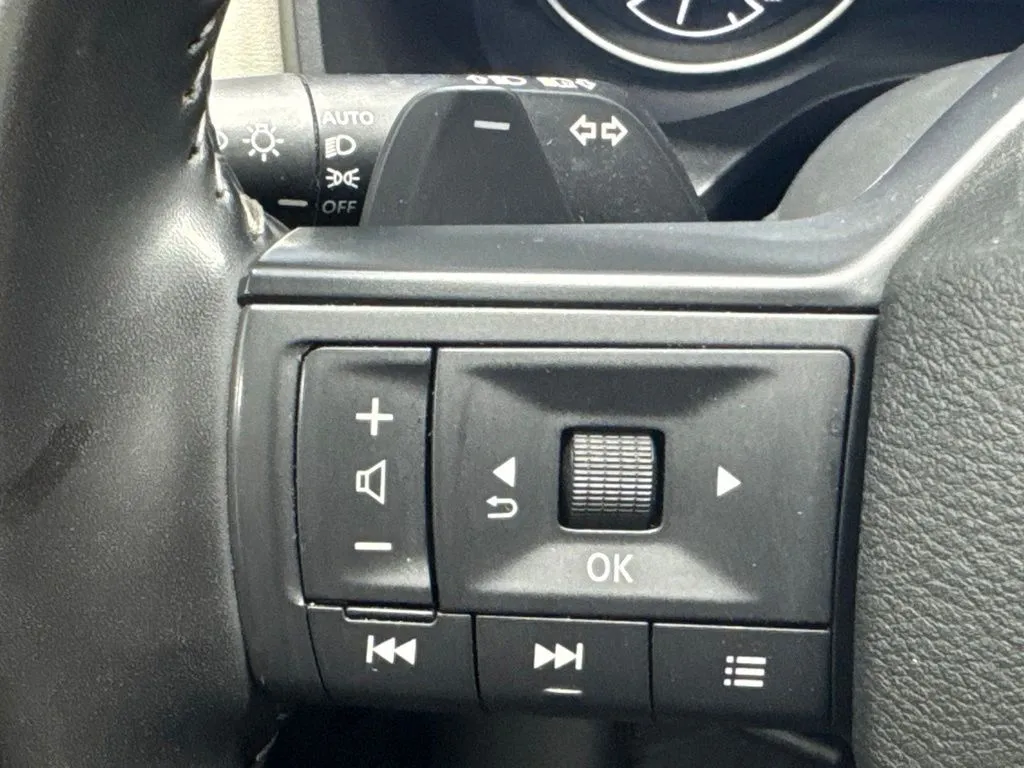 2025 Nissan Rogue SV - Photo 11