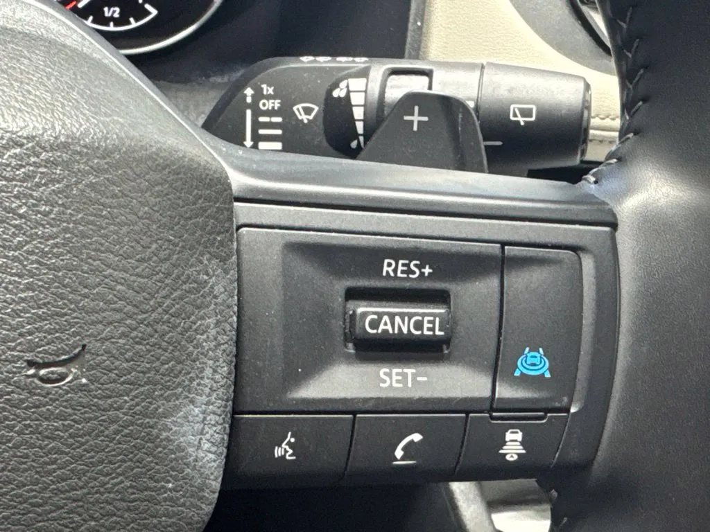 2025 Nissan Rogue SV - Photo 13