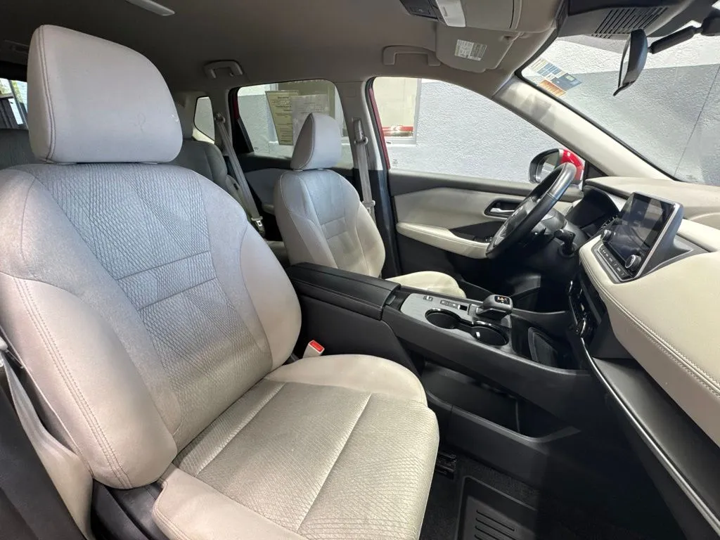 2025 Nissan Rogue SV - Photo 30