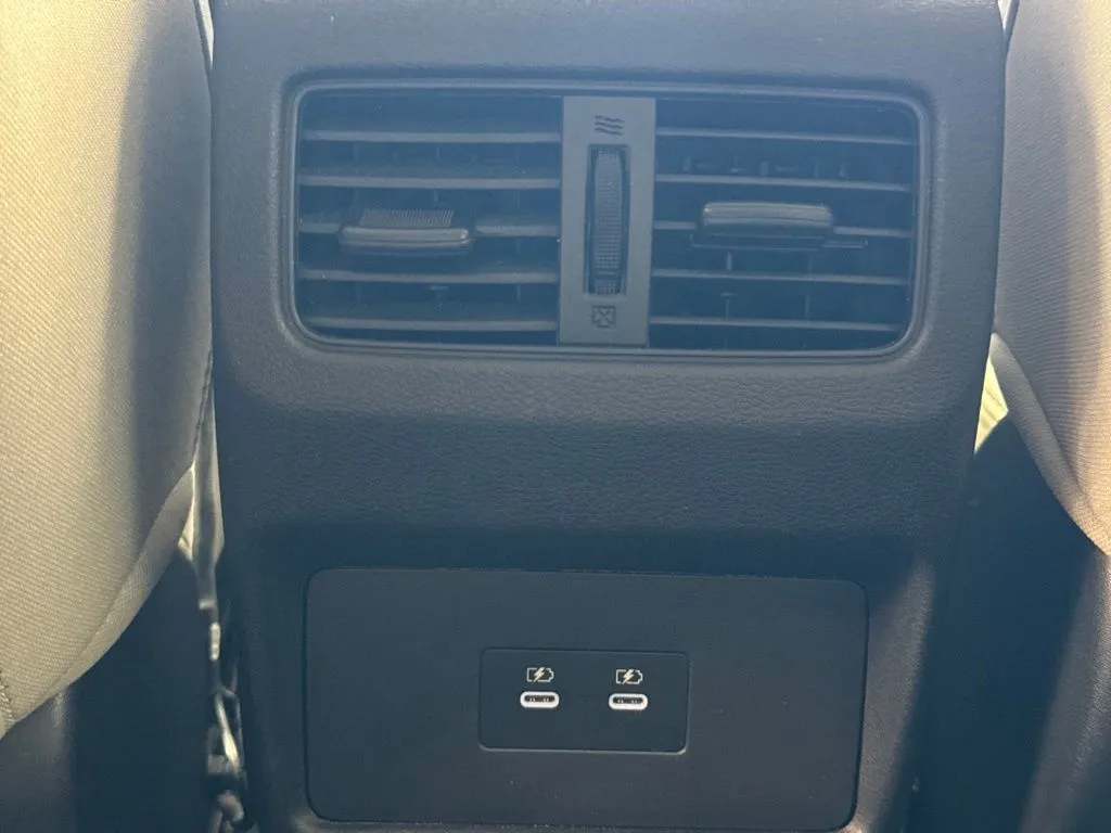 2025 Nissan Rogue SV - Photo 21
