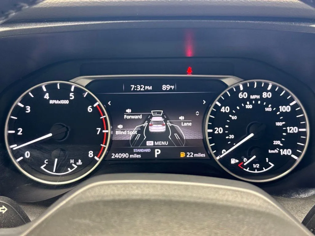 2025 Nissan Rogue SV - Photo 12