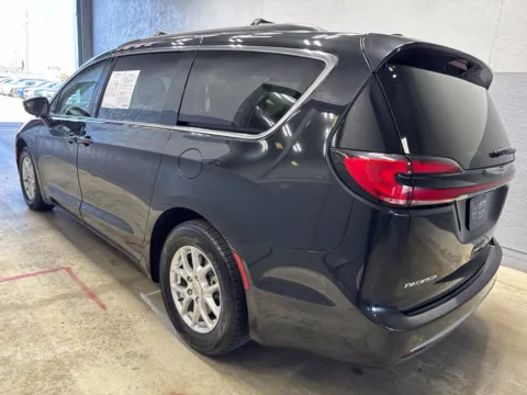 Another view of 2022 Chrysler Pacifica Touring L for sale in Indianapolis, IN at Metro Nissan of Indianapolis