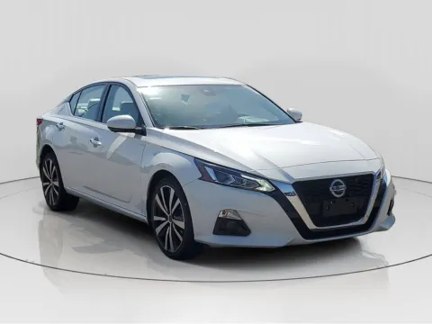 Photos of 2021 Nissan Altima 2.5 Platinum for sale in Indianapolis, IN at Metro Nissan of Indianapolis
