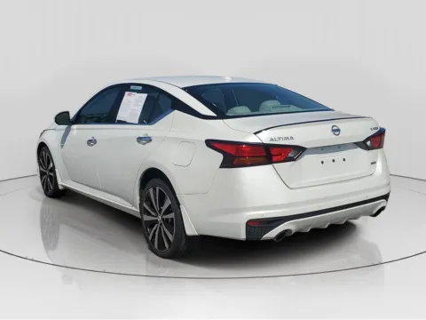 Another view of 2021 Nissan Altima 2.5 Platinum for sale in Indianapolis, IN at Metro Nissan of Indianapolis