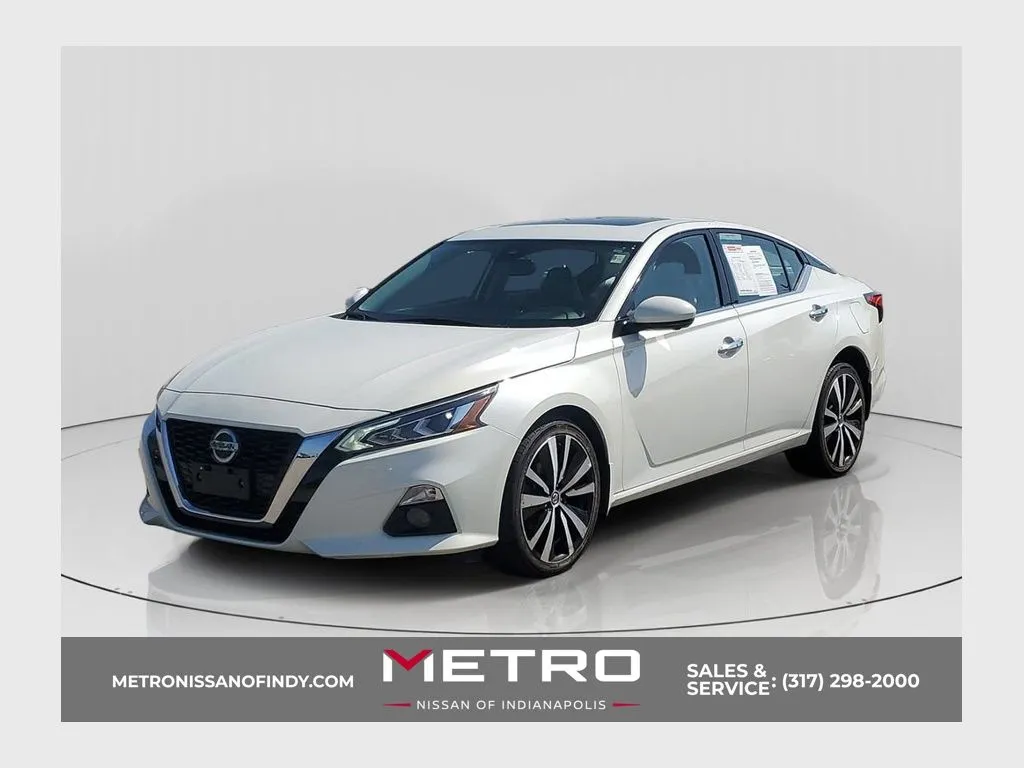 White 2021 Nissan Altima 2.5 Platinum for sale in Indianapolis, IN