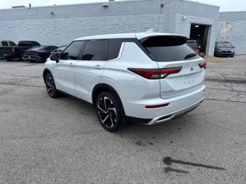 Another view of 2024 Mitsubishi Outlander SE Black Edition w/Pano Roof for sale in Indianapolis, IN at Metro Nissan of Indianapolis