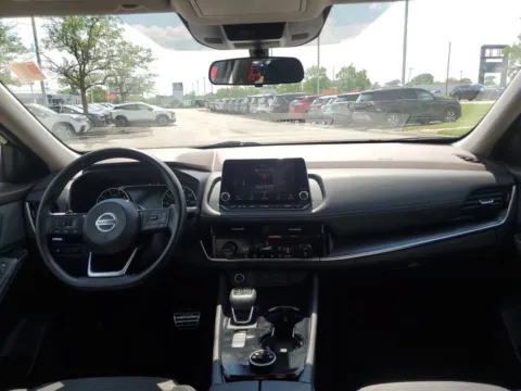 More photos of 2021 Nissan Rogue SV at Metro Nissan of Indianapolis, IN