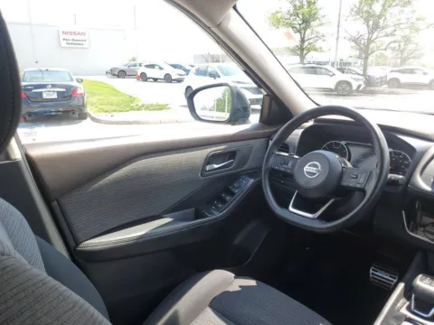 More photos of 2021 Nissan Rogue SV at Metro Nissan of Indianapolis, IN
