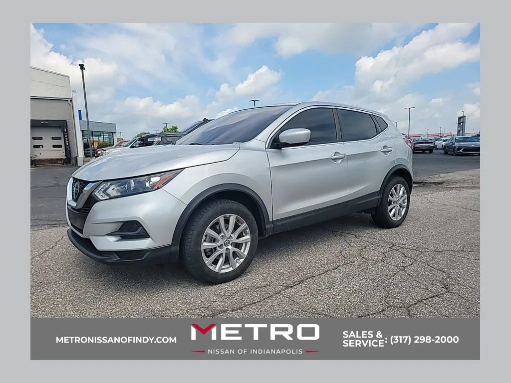 Silver 2022 Nissan Rogue Sport S for sale in Indianapolis, IN