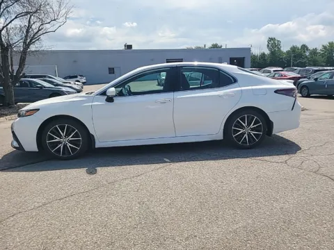 More photos of 2023 Toyota Camry SE at Metro Nissan of Indianapolis, IN