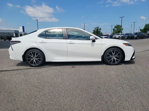 More photos of 2023 Toyota Camry SE at Metro Nissan of Indianapolis, IN