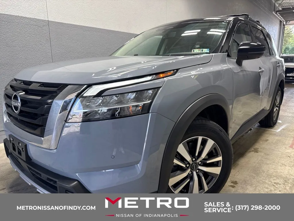 Black 2023 Nissan Pathfinder SL for sale in Indianapolis, IN