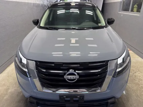 More photos of 2023 Nissan Pathfinder SL at Metro Nissan of Indianapolis, IN