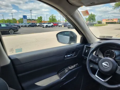 More photos of 2023 Nissan Pathfinder SL at Metro Nissan of Indianapolis, IN