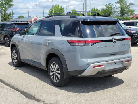 Photos of 2023 Nissan Pathfinder SL for sale in Indianapolis, IN at Metro Nissan of Indianapolis