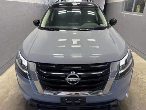 More photos of 2023 Nissan Pathfinder SL at Metro Nissan of Indianapolis, IN