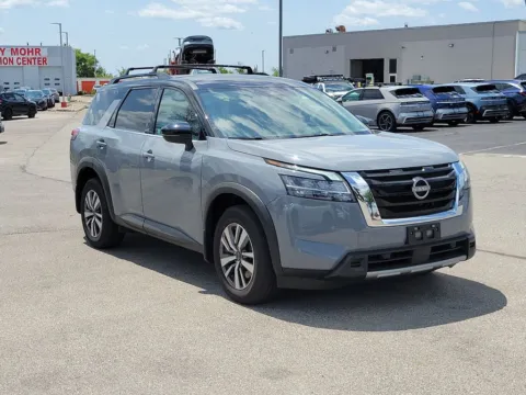 More photos of 2023 Nissan Pathfinder SL at Metro Nissan of Indianapolis, IN