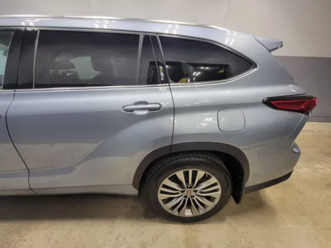 Another view of 2021 Toyota Highlander Platinum for sale in Indianapolis, IN at Metro Nissan of Indianapolis