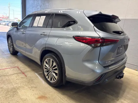 Another view of 2021 Toyota Highlander Platinum for sale in Indianapolis, IN at Metro Nissan of Indianapolis
