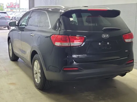 More photos of 2017 Kia Sorento LX at Metro Nissan of Indianapolis, IN