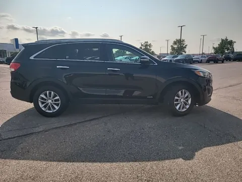 Another view of 2017 Kia Sorento LX for sale in Indianapolis, IN at Metro Nissan of Indianapolis
