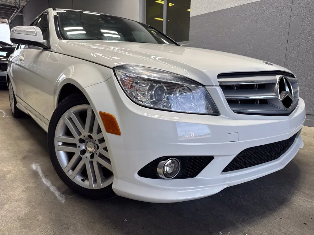 Used 2009 Mercedes-Benz C-Class C300 Luxury with VIN WDDGF54X39R081186 for sale in Indianapolis, IN