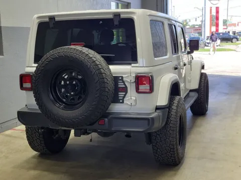 More photos of 2022 Jeep Wrangler Unlimited Sahara at Metro Nissan of Indianapolis, IN