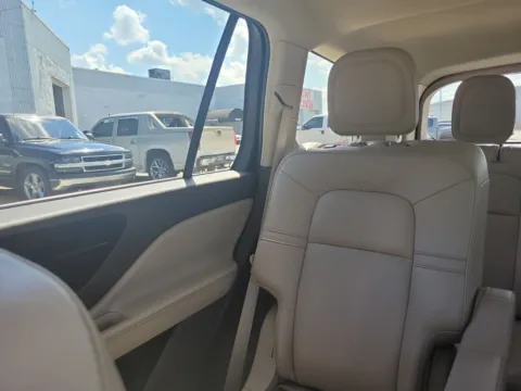 More photos of 2022 Lincoln Aviator Standard at Metro Nissan of Indianapolis, IN