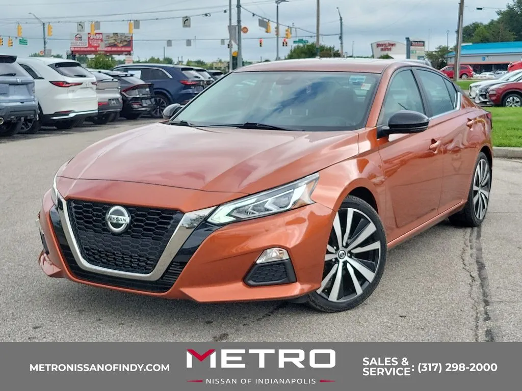 Orange 2021 Nissan Altima 2.0 SR for sale in Indianapolis, IN