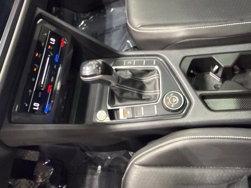 2022 Volkswagen Tiguan SE - Photo 41